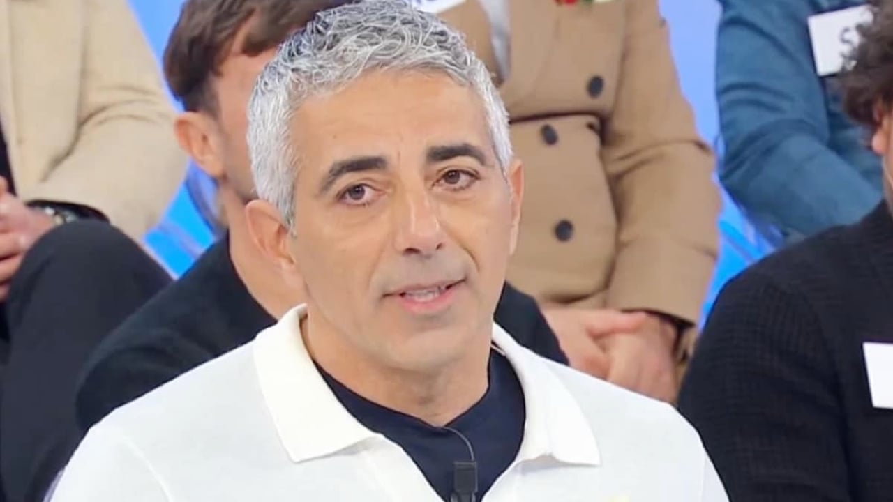 Uomini e Donne, Giuseppe in Sicilia con una donna misteriosa poi l’incontro con Gianmarco Steri
