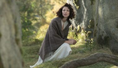 Outlander: Blood of My Blood, lo showrunner stuzzica sul coinvolgimento di Claire nel prequel
