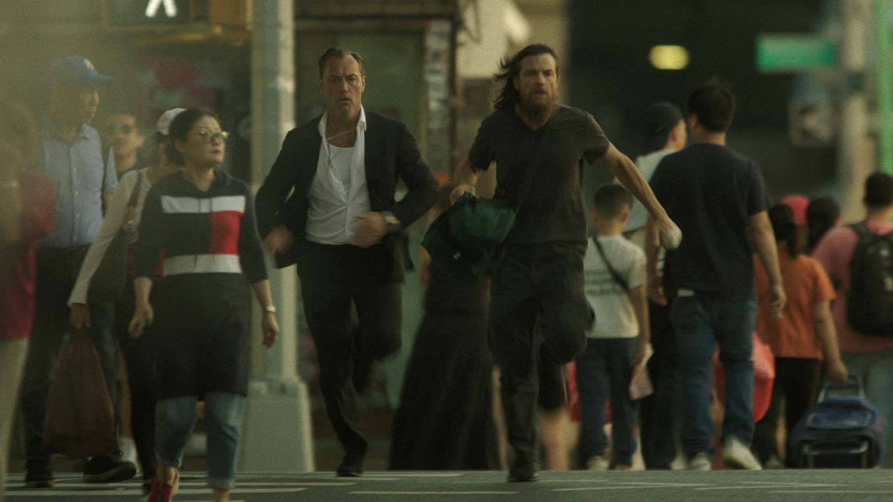 Black Rabbit: Jason Bateman e Jude Law sono fratelli in pericolo nel trailer ufficiale italiano della miniserie di Netflix