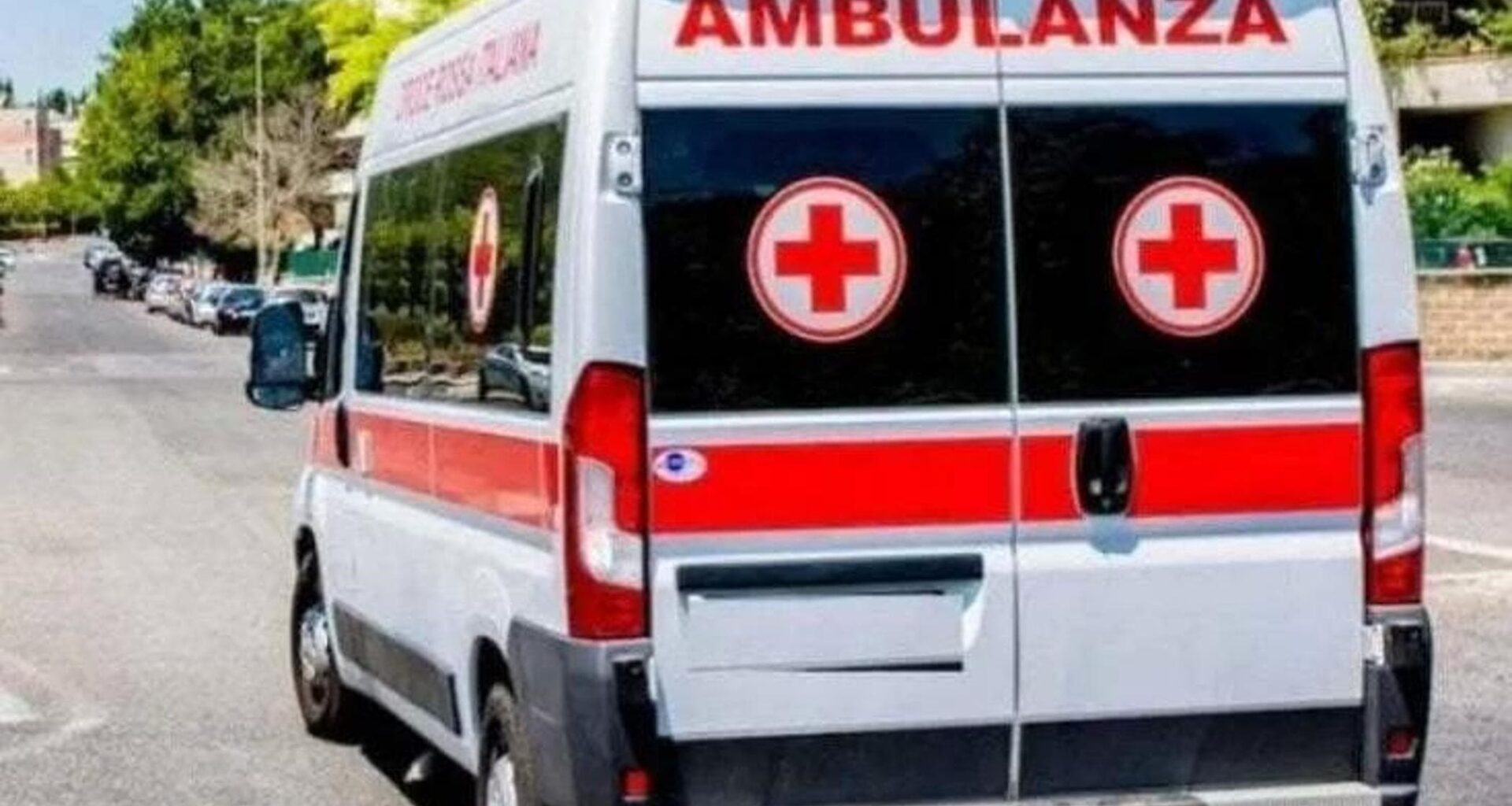 Quindicenne muore investito sulle strisce pedonali mentre era in bici