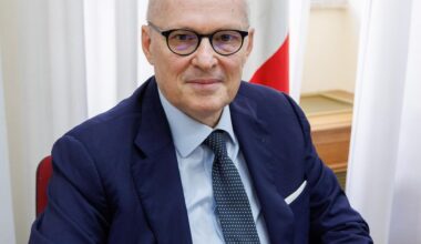 Ricciardi: “L’obbligo vaccinale non va cancellato, altrimenti i più deboli sono a rischio”