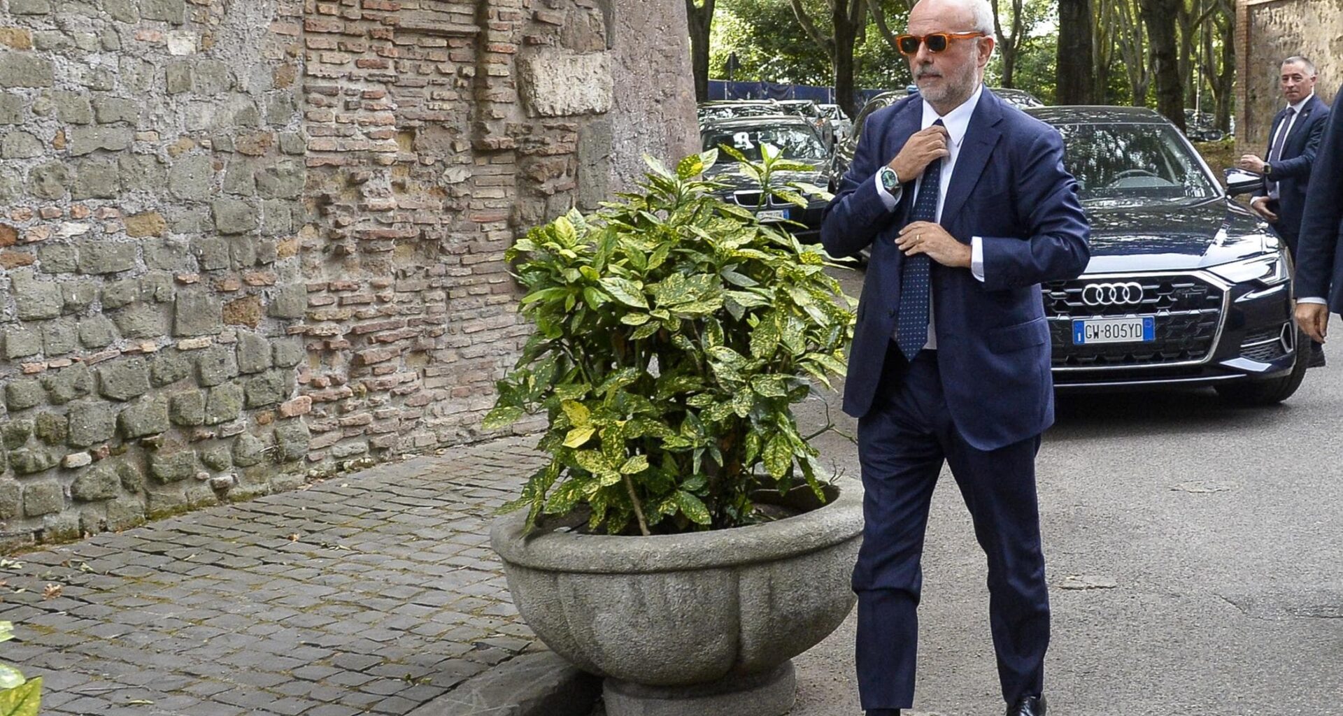 No vax, comitato sciolto. Meloni contro Schillaci: “Scelta non concordata” - la Repubblica