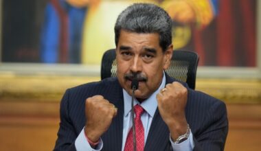 Venezuela, USA minacciano Maduro: iniziate purghe nel governo, arresti e tensioni | Il Fatto Quotidiano