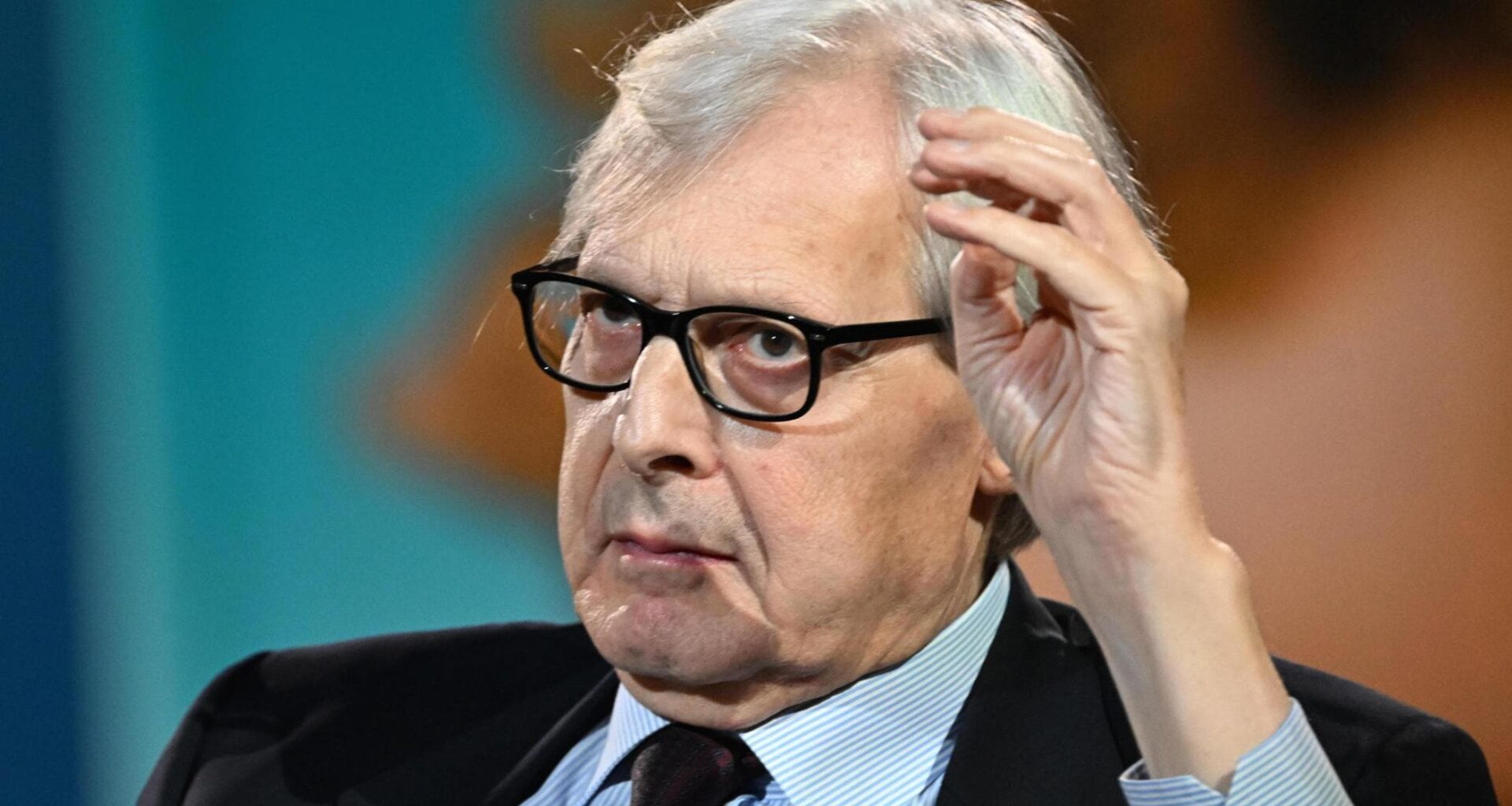 Vittorio Sgarbi: “Al Leoncavallo sbagliato usare la forza, ma quella stagione è finita” - la Repubblica