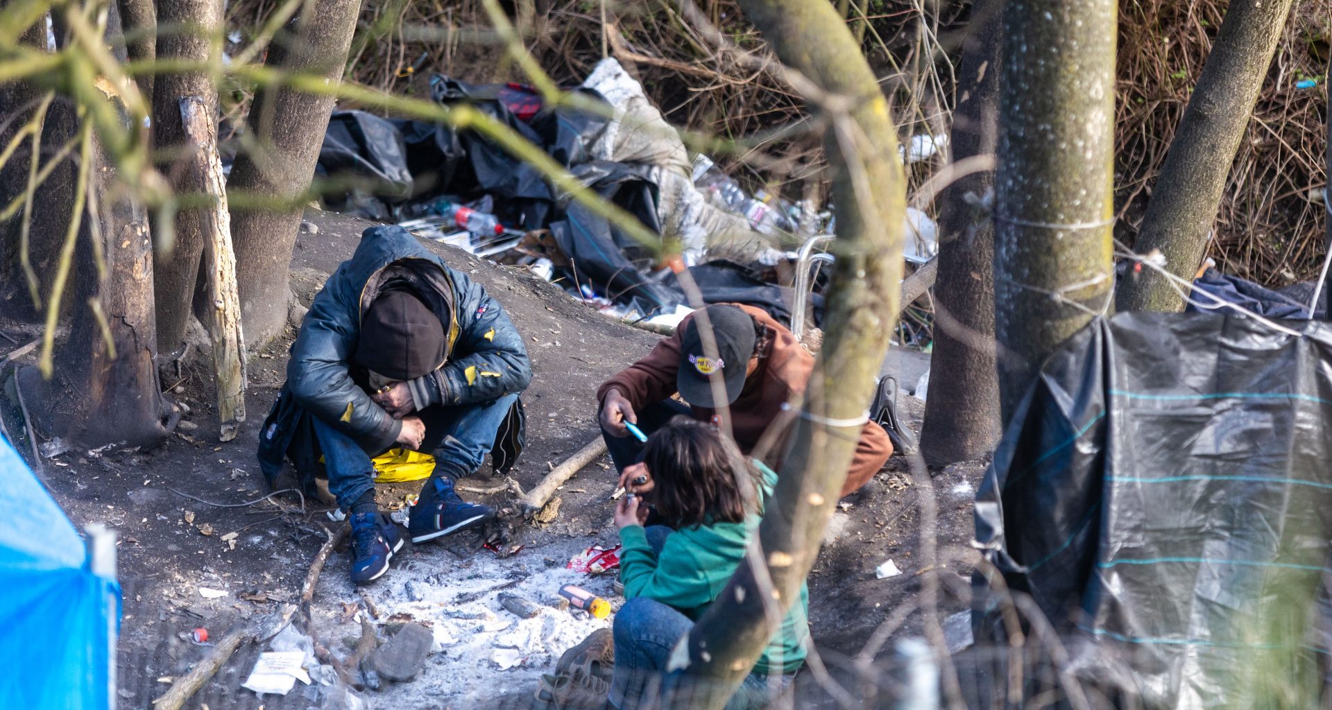 Droga: i giovani che vivono la disperazione non hanno bisogno di pipe sterili, ma di mani che li accompagnino fuori dal buio