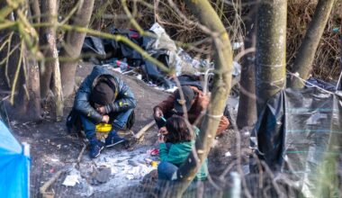 Droga: i giovani che vivono la disperazione non hanno bisogno di pipe sterili, ma di mani che li accompagnino fuori dal buio
