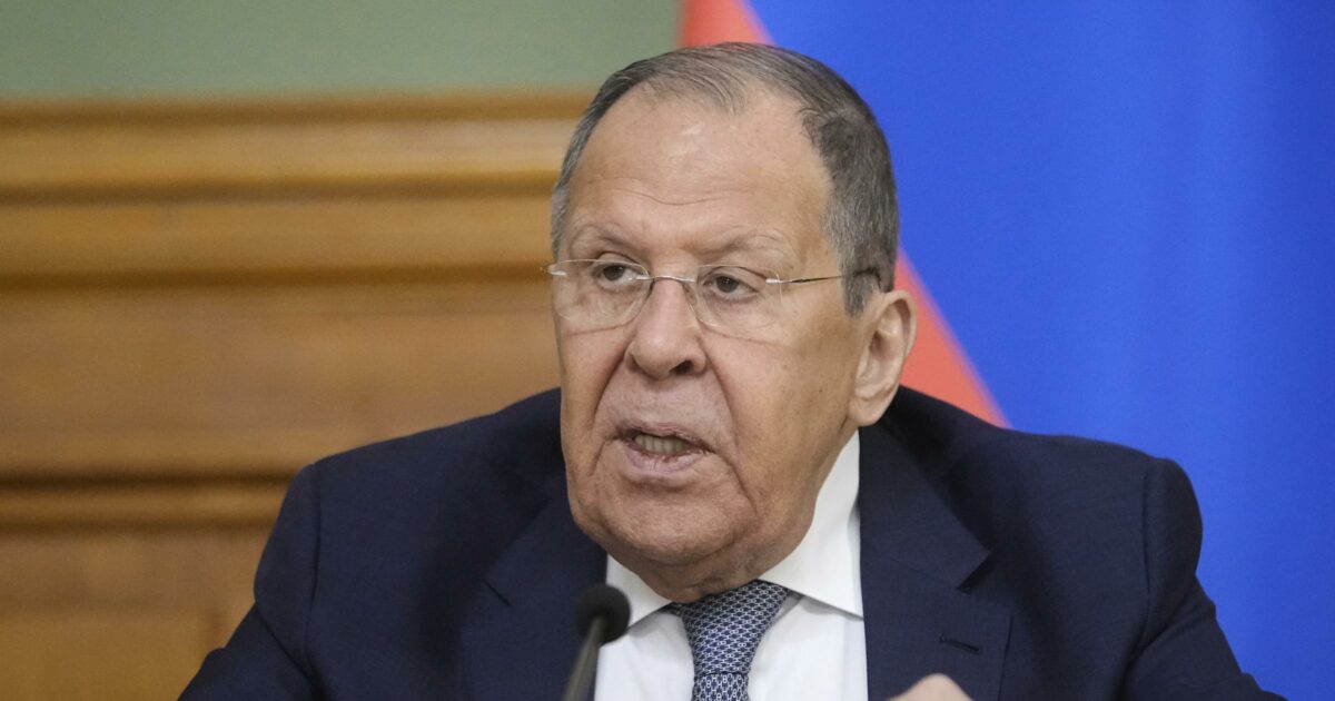 Ucraina, Vance: "Per la pace Putin chiede territori che non ha occupato". Lavrov: "Garanzie di sicurezza? Usiamo quelle decise a Istanbul nel 2022" - Il Fatto Quotidiano