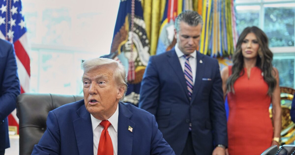 Trump vuole rinominare il Dipartimento della Difesa in 'della Guerra': "Serve anche attaccare"