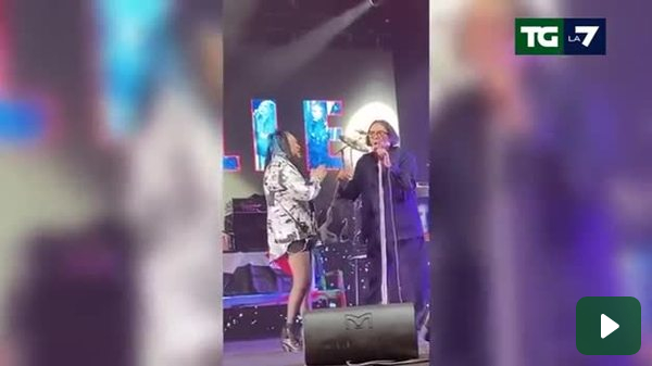 Loredana Bertè e Renato Zero, l’abbraccio dopo trent’anni di silenzio. Video