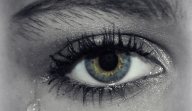 occhio di donna che piange, lacrima, post aborto