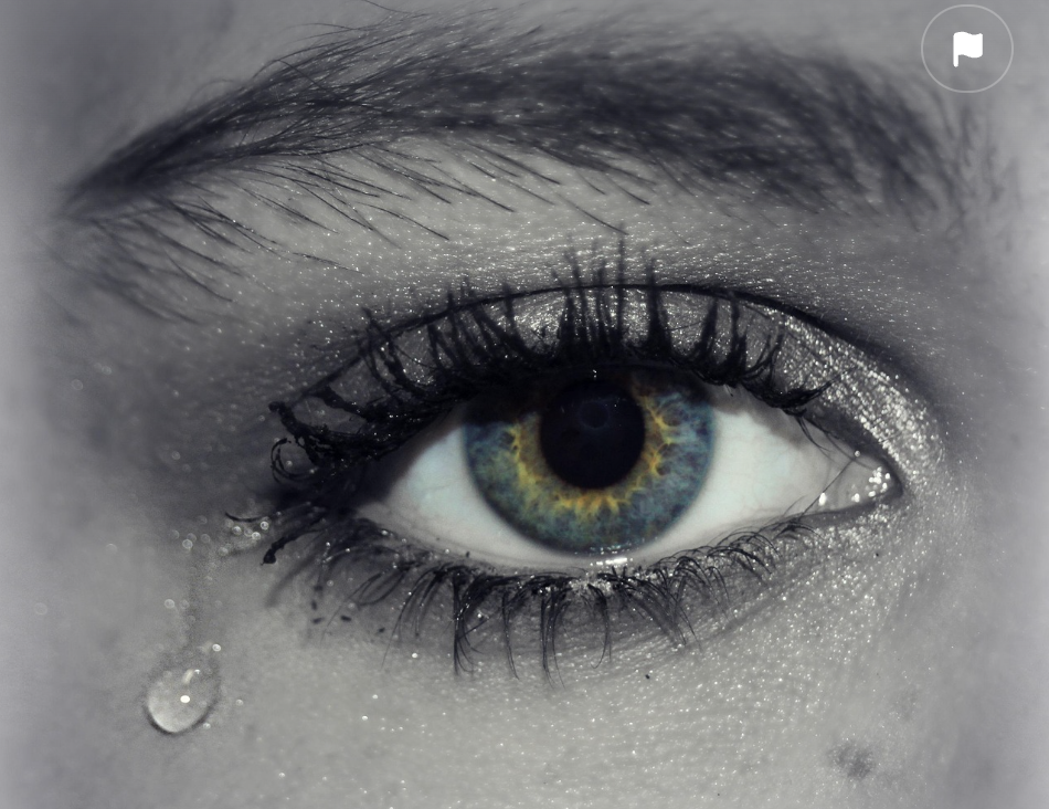 occhio di donna che piange, lacrima, post aborto