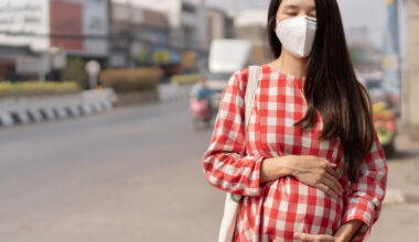 Viaggiare in gravidanza si può: i consigli dell’ostetrica per partire in sicurezza