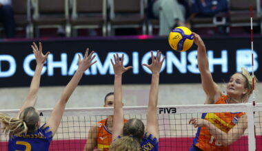 Pallavolo, un attacco dell'Olanda contro la Svezia - Sport