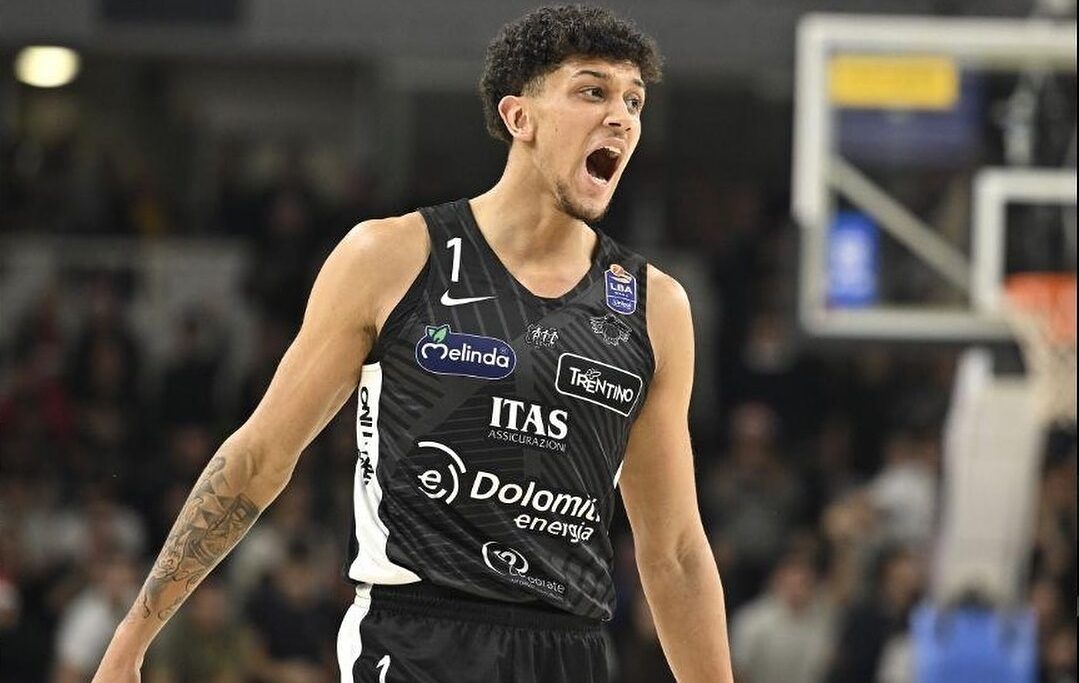 rimonta e batte la corazzata Virtus Bologna 87-79