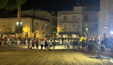 Delia. Entusiasmo e partecipazione per i tornei di ping pong e calcio tennis in piazza Madrice - il Fatto Nisseno