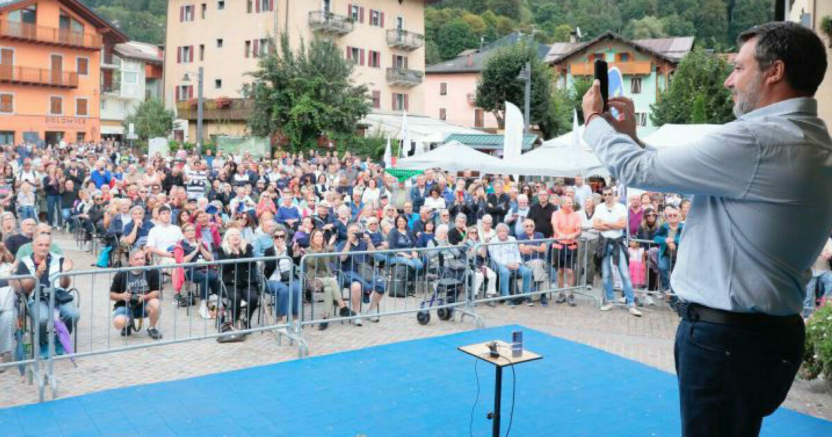Salvini insiste: “Macron è permaloso, smetta di parlare con toni bellici - Il Fatto Quotidiano