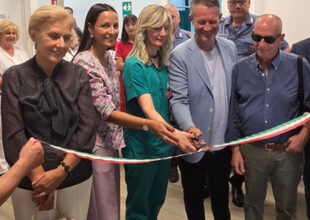 Paliano la Banca di Credito Cooperativo Consegna un Nuovo Ecografo al Locale Presidio Sanitario
