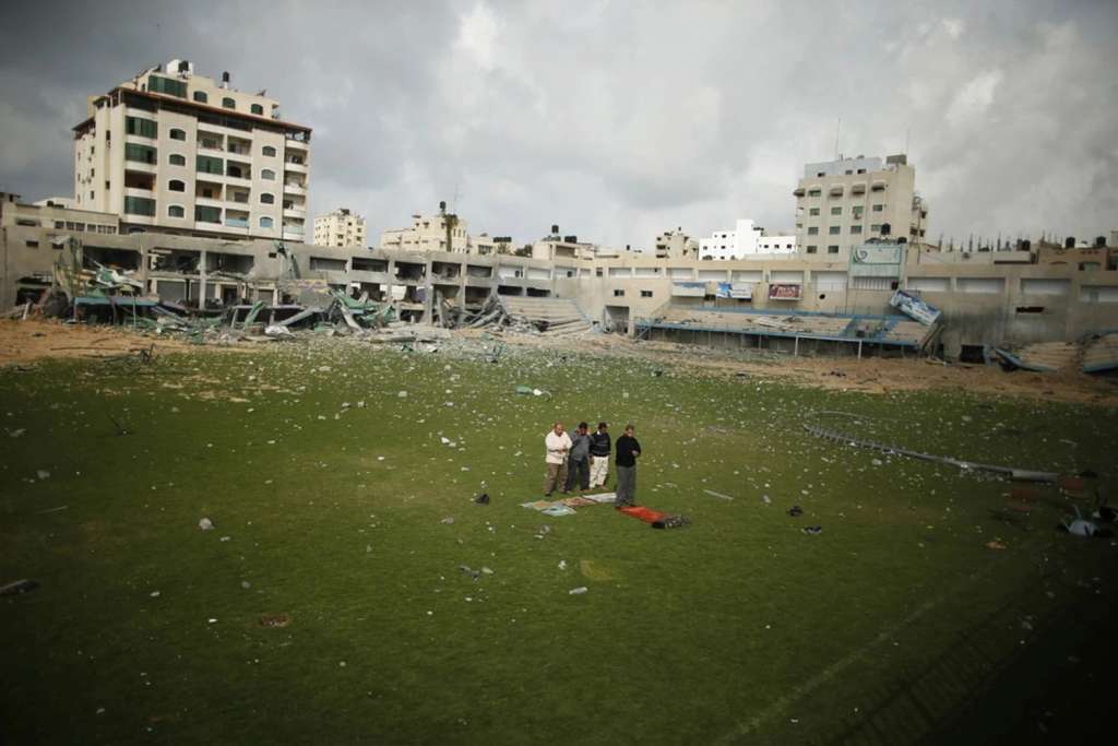 A Gaza gli atleti muoiono, gli stadi diventano campi di prigionia