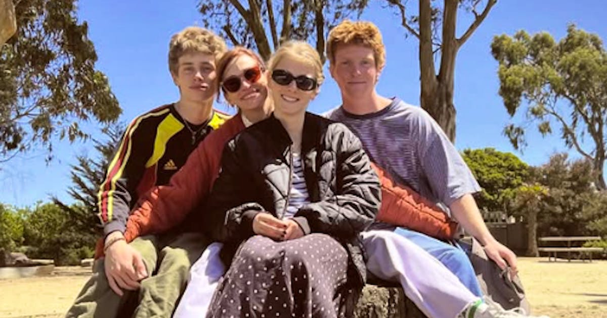 A torso nudo e senza protezioni: il video che ha sorpreso anche la mamma Julia Roberts
