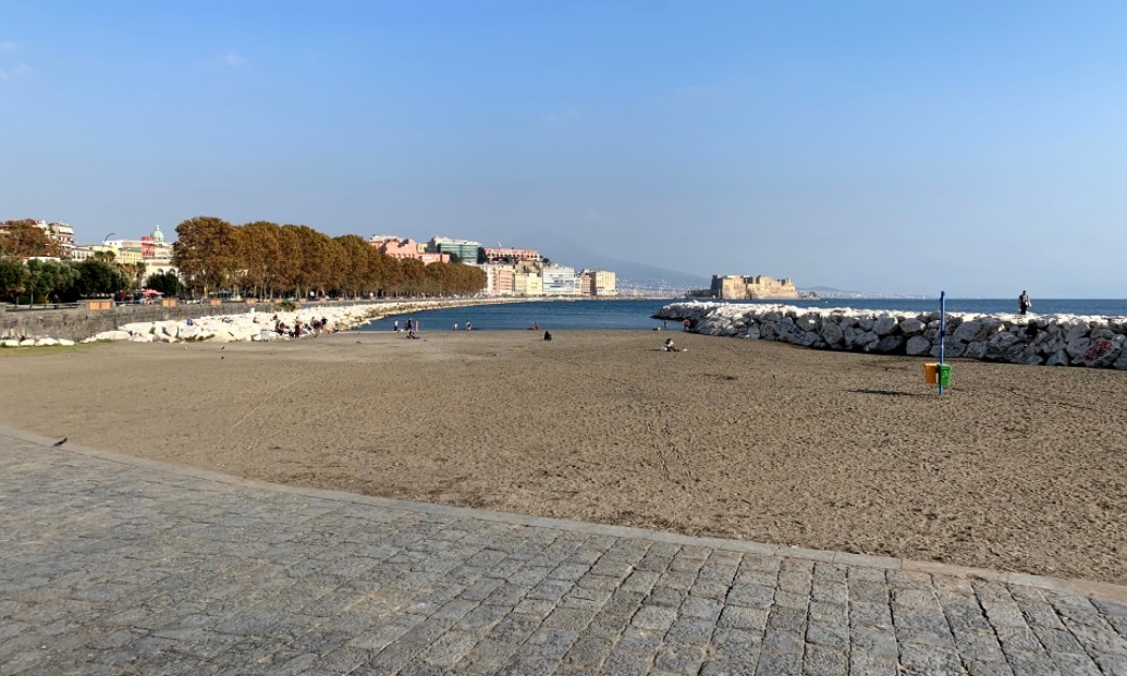 Rinasce Mappatella Beach, la spiaggia dei napoletani