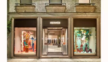Hermès, oltre 794 milioni di euro divisi tra i 100 eredi: il dividendo record della cassaforte H51