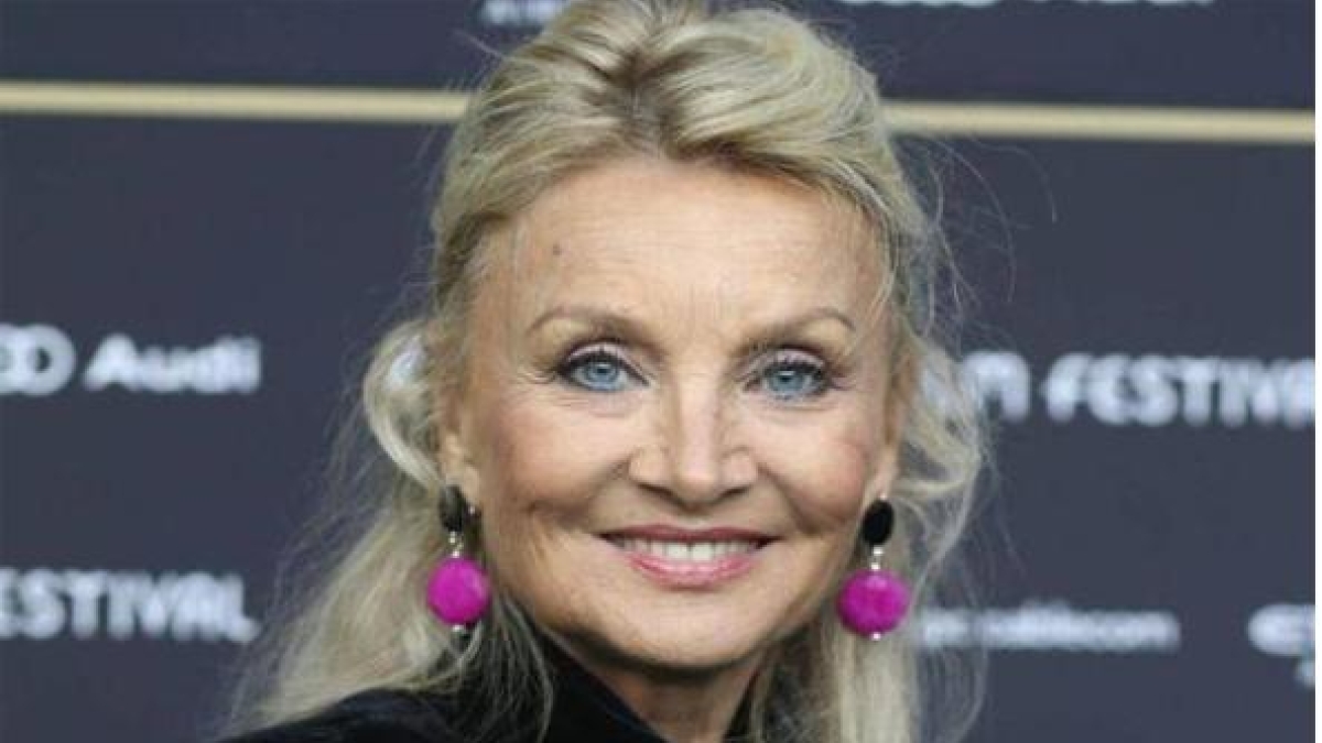 Barbara Bouchet compie 82 anni: gli inizi come ballerina, il matrimonio con Luigi Borghese (papà di Alessandro), 7 segreti