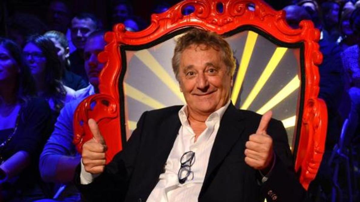 Enzo Iacchetti compie 73 anni: il successo a 38, perché finì con Corvaglia, la lotta alla depressione, 7 segreti