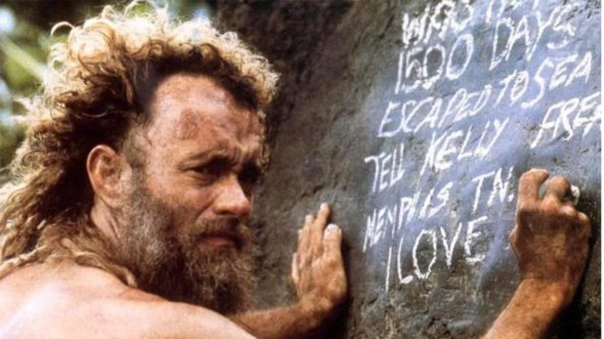 «Cast Away» su Sky Cinema Drama: da Tom Hanks che rischiò di morire durante le riprese all’ispirazione per la serie «Lost», 10 curiosità