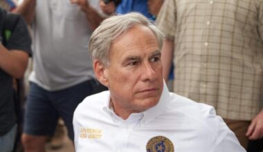 Texas, il governatore Greg Abbott ordina l'arresto dei deputati democratici assenti in aula