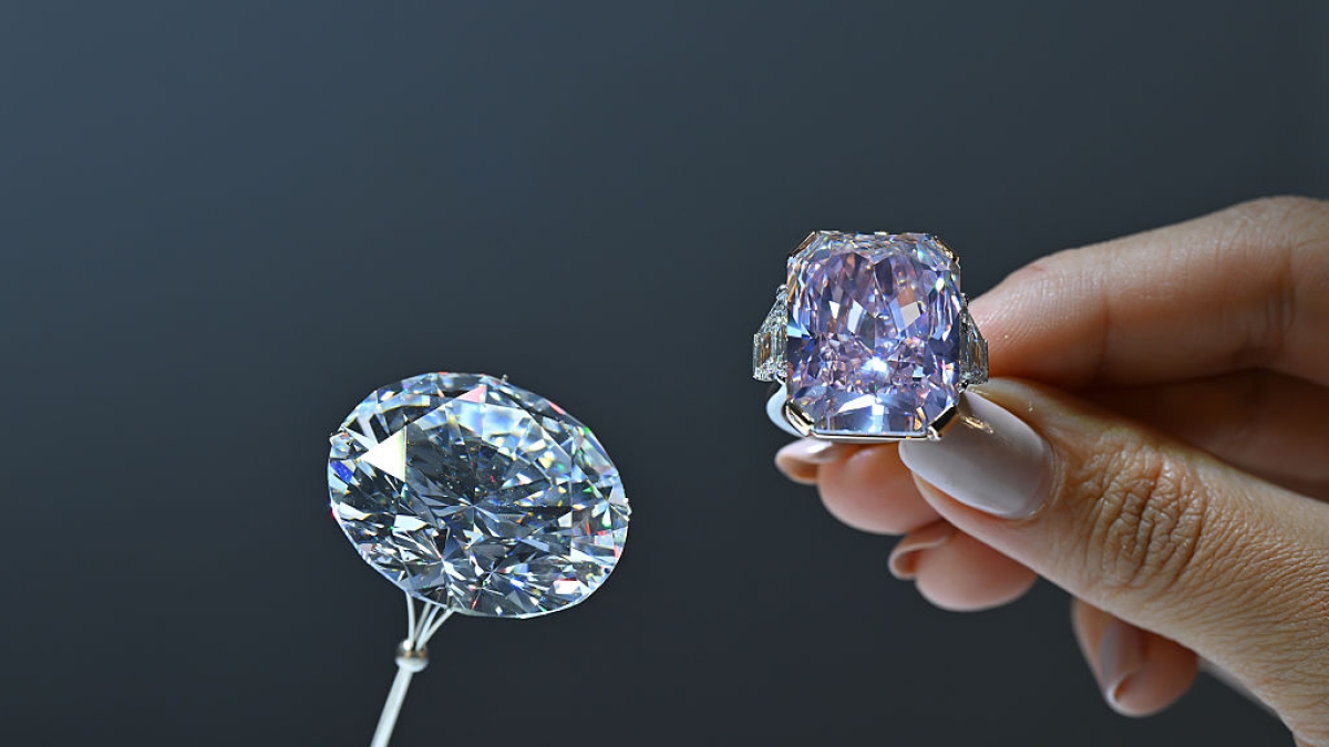 Gli occhi su De Beers, in vendita per la crisi dei diamanti: li vuole il Botswana (con i soldi del Qatar)