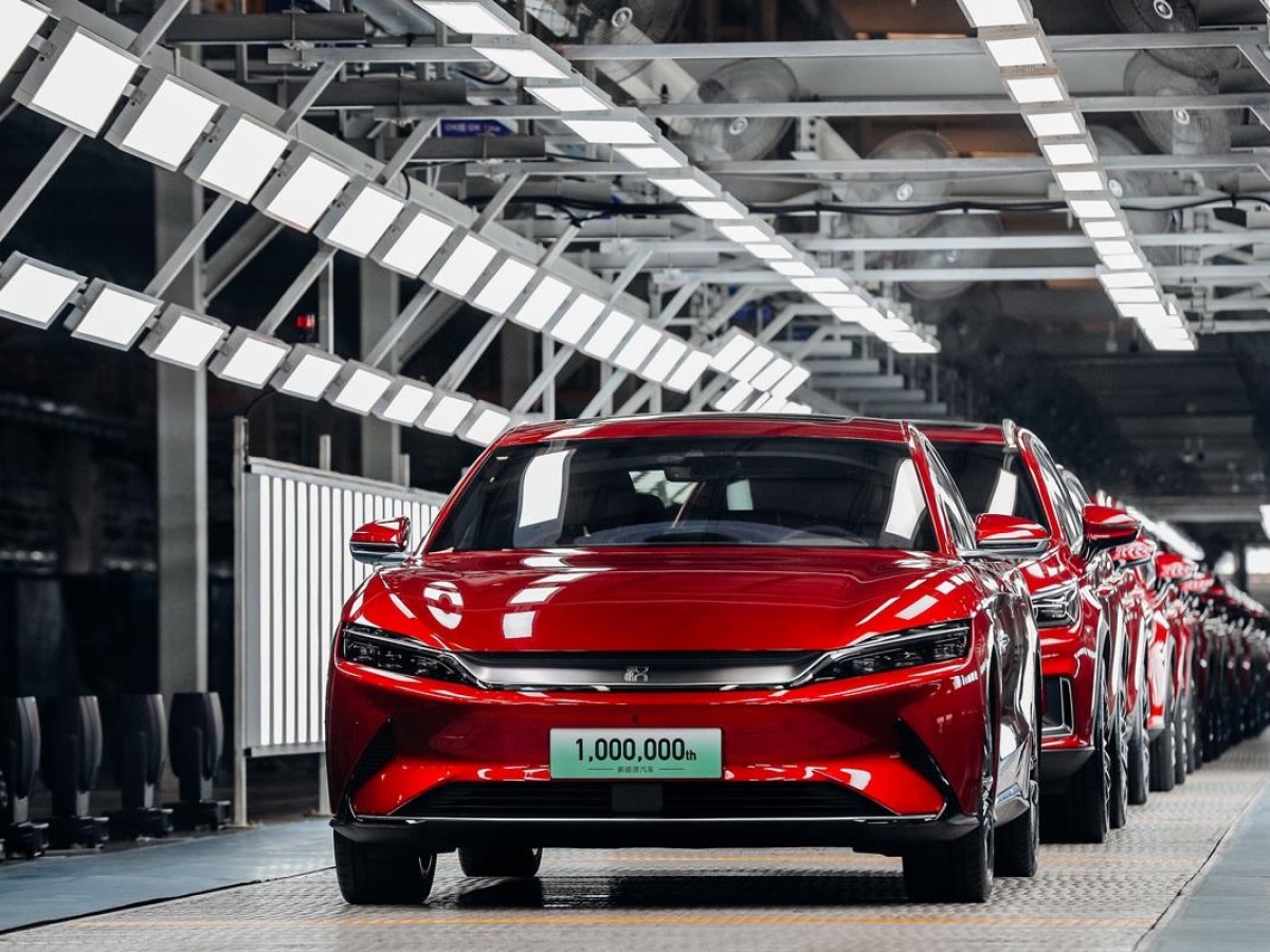 Auto, a luglio crescono le vendite in Europa (+5,9%): immatricolazioni triplicate per Byd, il crollo di Tesla