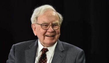 Buffett svaluta la partecipazione in Kraft Heinz di 3,8 miliardi: utili dimezzati per Berkshire Hathaway