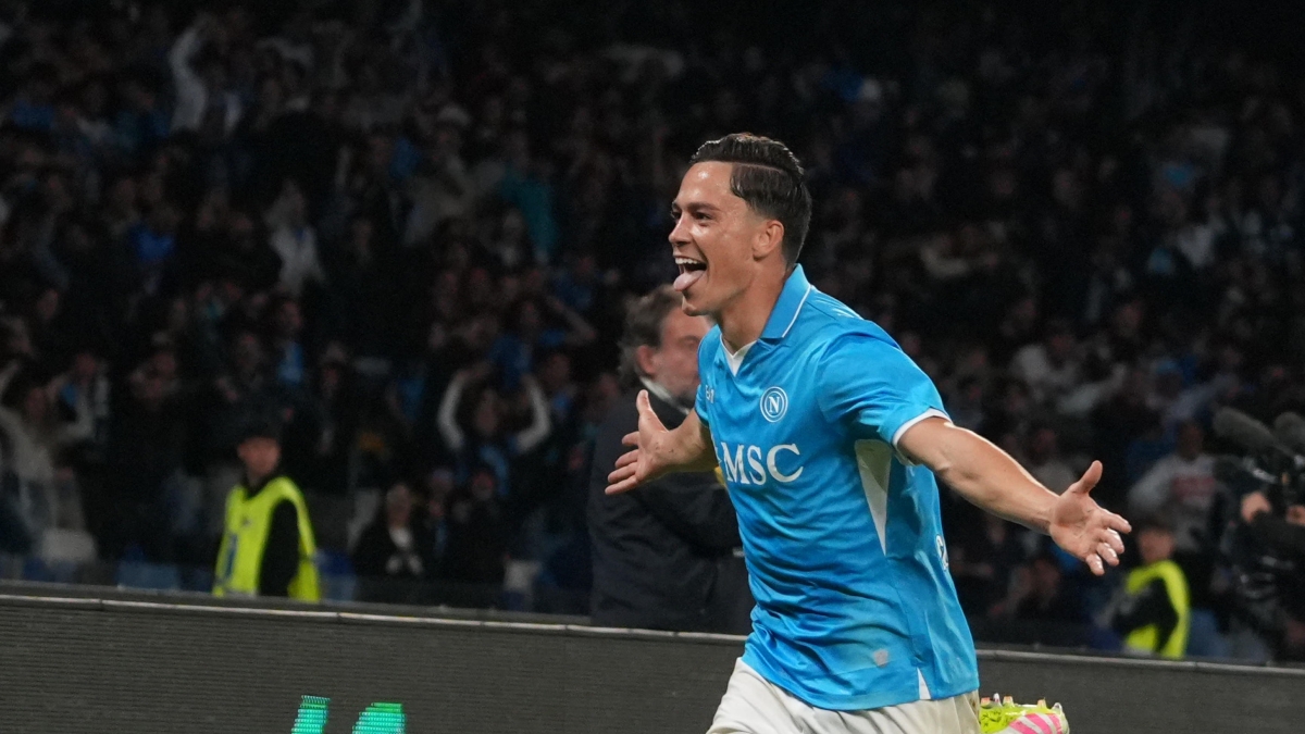 Calciomercato, le news di oggi: Napoli, ufficiale Raspadori all'Atletico; Morata al Como è fatta. Milan, dopo De Winter arriva Athekame