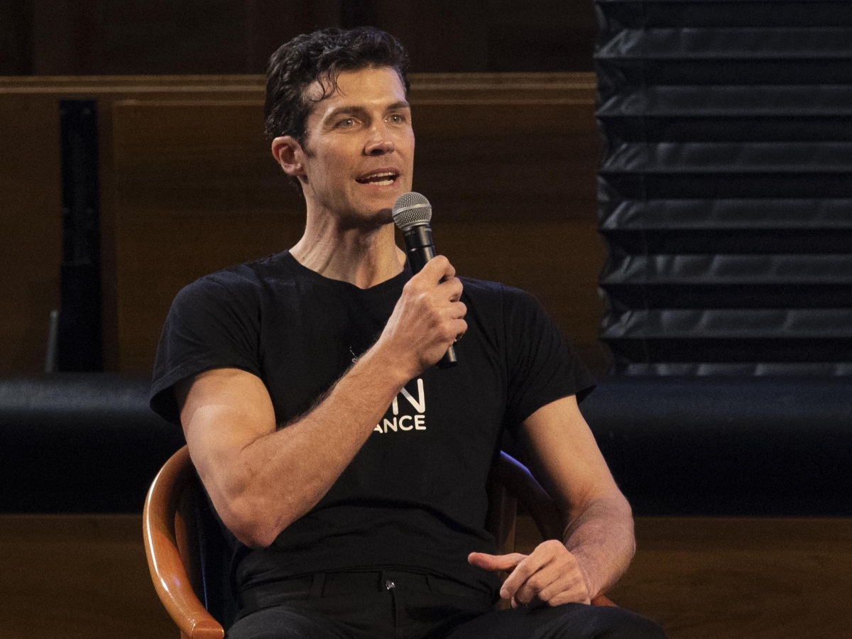 Roberto Bolle e lo sport: «Da piccolo facevo judo con i boy scout, oggi pilates e yoga per un'ora e mezza al giorno»
