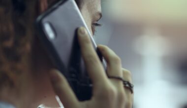 Telemarketing aggressivo, il primo blocco dal 19 agosto: cosa cambia e come funzionano i filtri di Agcom