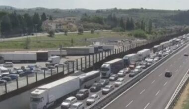 A1 chiusa, chilometri di coda per la rimozione della cisterna Gpl a fuoco. Riaperto un tratto tra Orte e Roma nord