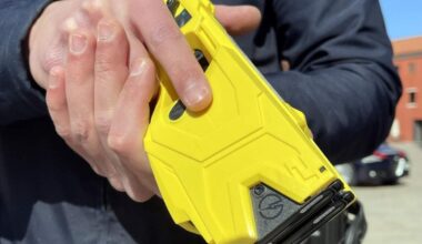Genova, un altro morto per la scossa con il taser: secondo caso in due giorni
