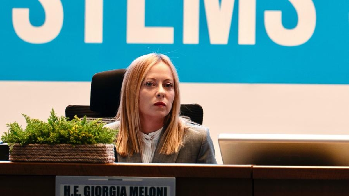 Migranti nei Cpr in Albania, Meloni risponde alle critiche della Cei: «Il centro resterà aperto, il governo non è subdolo»