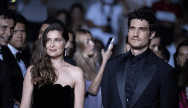 Laetitia Casta e Louis Garrel si sono separati e ora lei è in vacanza da sola nello stesso paesino della Corsica dove si erano sposati
