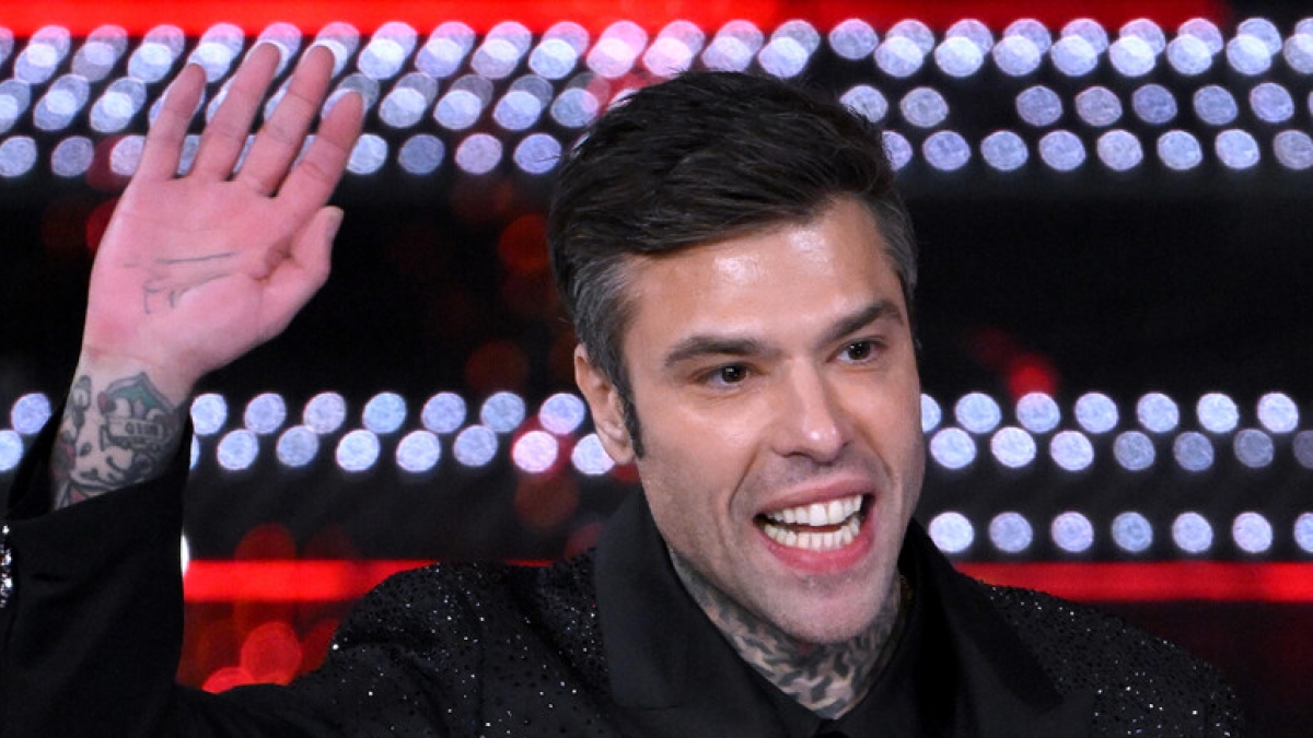 Fedez alla Festa dello stoccafisso di Cittanova. Sagra popolare ma cachet stellare: 100 mila euro per una serata