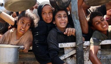 Israele - Hamas, la guerra a Gaza in diretta | Netanyahu: «Choccato per il video dell'ostaggio». Katz: «Rafforzeremo la sovranità sul Monte del Tempio»