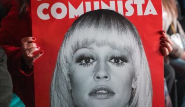 Raffaella Carrà «arruolata» dal Partito Comunista cileno in vista delle elezioni presidenziali