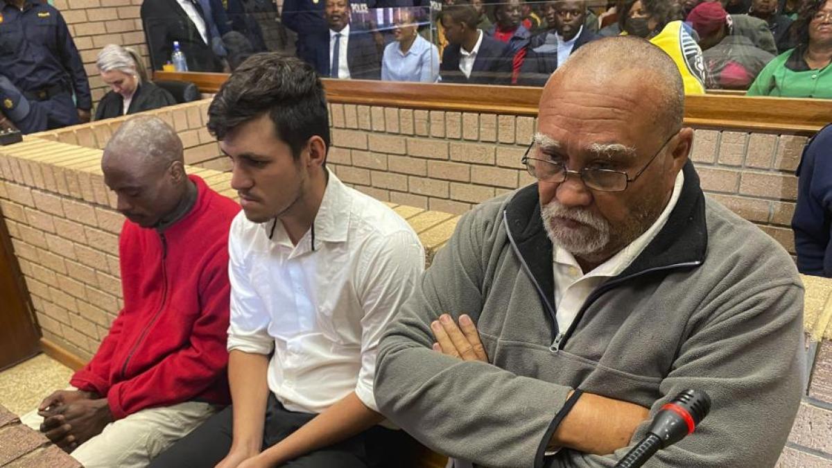 Sudafrica, rinviato il processo a tre uomini accusati di avere ucciso due donne (date in pasto ai maiali)