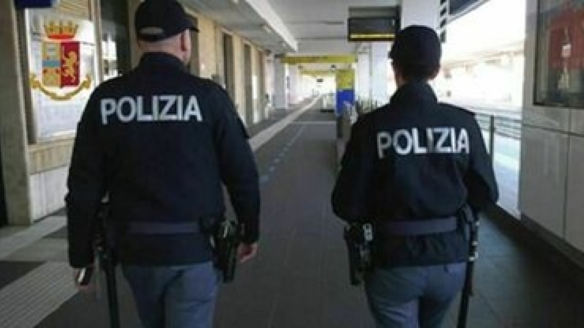Una ragazza di 20 anni denuncia uno stupro sul treno per Novara: «È stato un giovane di circa 25 anni»