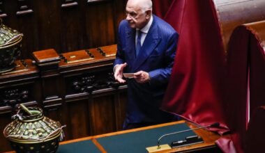 Caso Almasri, chiesta autorizzazione a procedere per Nordio, Piantedosi e Mantovano. Il sottosegretario chiese di essere ascoltato