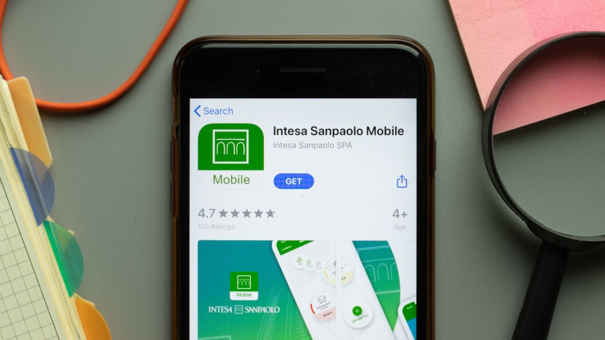 Intesa Sanpaolo down: l'app non funziona, difficoltà nell'effettuare pagamenti e prelievi