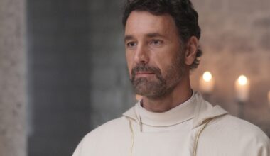L'indiscrezione: «Raoul Bova: dopo lo scandalo, la Rai valuta se confermarlo in "Don Matteo"»