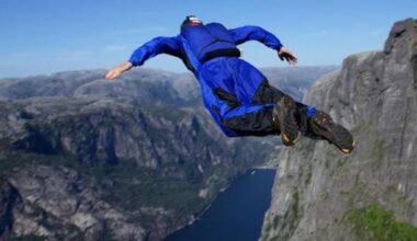 Alta Badia, base jumper si lancia dal Piz da Lech e si schianta al suolo: muore a 25 anni