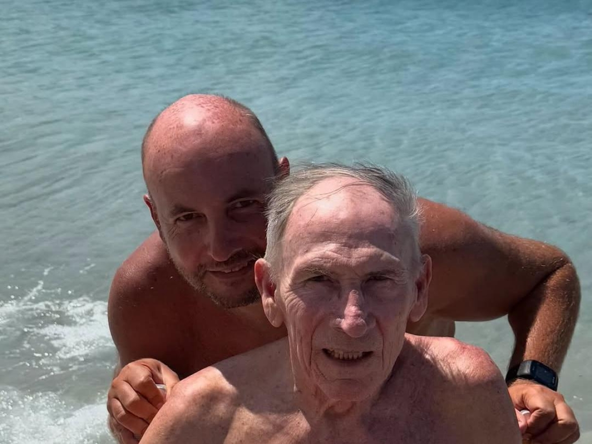 Zdenek Zeman sta meglio, il figlio Karel e la foto insieme al mare: «La Pre-Season non è parte dell’allenatore, è essa stessa l’allenatore»