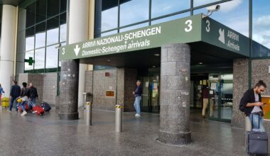 «Mamma ho sbagliato aereo»: 15enne inglese autistico sale sul volo sbagliato e anziché a Londra si ritrova a Malpensa